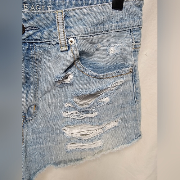 American Eagle Outfitters Light Blue Size 10 Distressed Shorts In Great Shape! - Picture 5 of 9